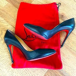 Classic Christian Louboutin Black Heel with Red Bottom (38.5)
